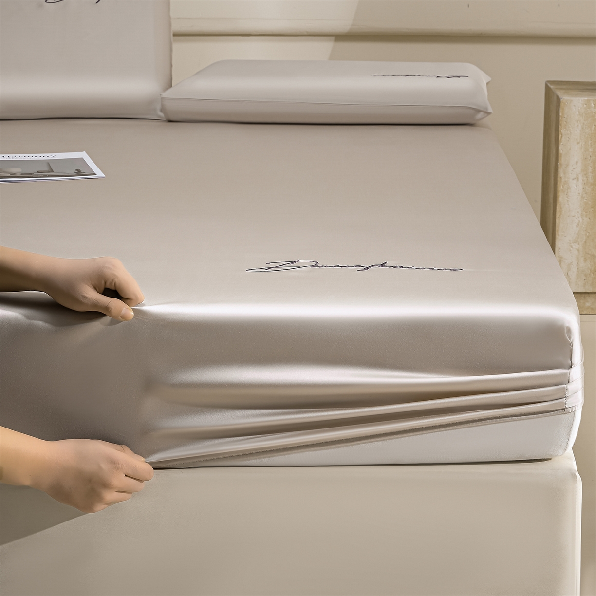 91家纺网 家纺一手货源 找家纺 DC 2026新款莱赛尔天丝轻奢刺绣单品床笠 浅茶