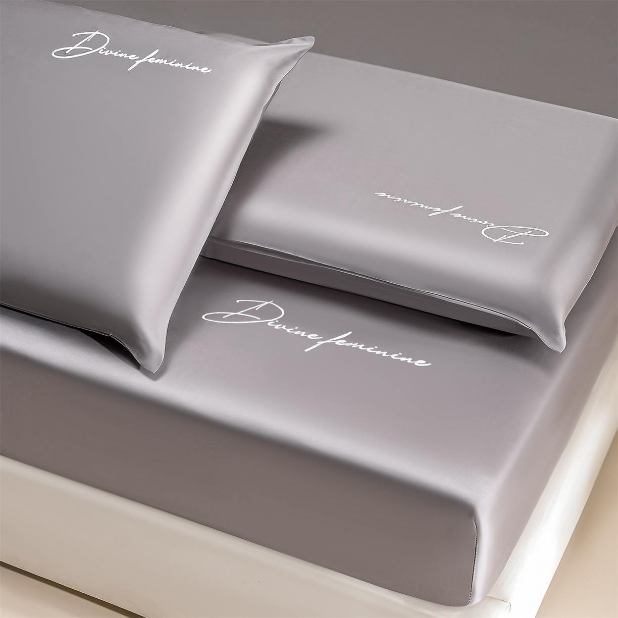 91家纺网 家纺一手货源 找家纺 DC 2026新款莱赛尔天丝轻奢刺绣单品床笠 经典灰