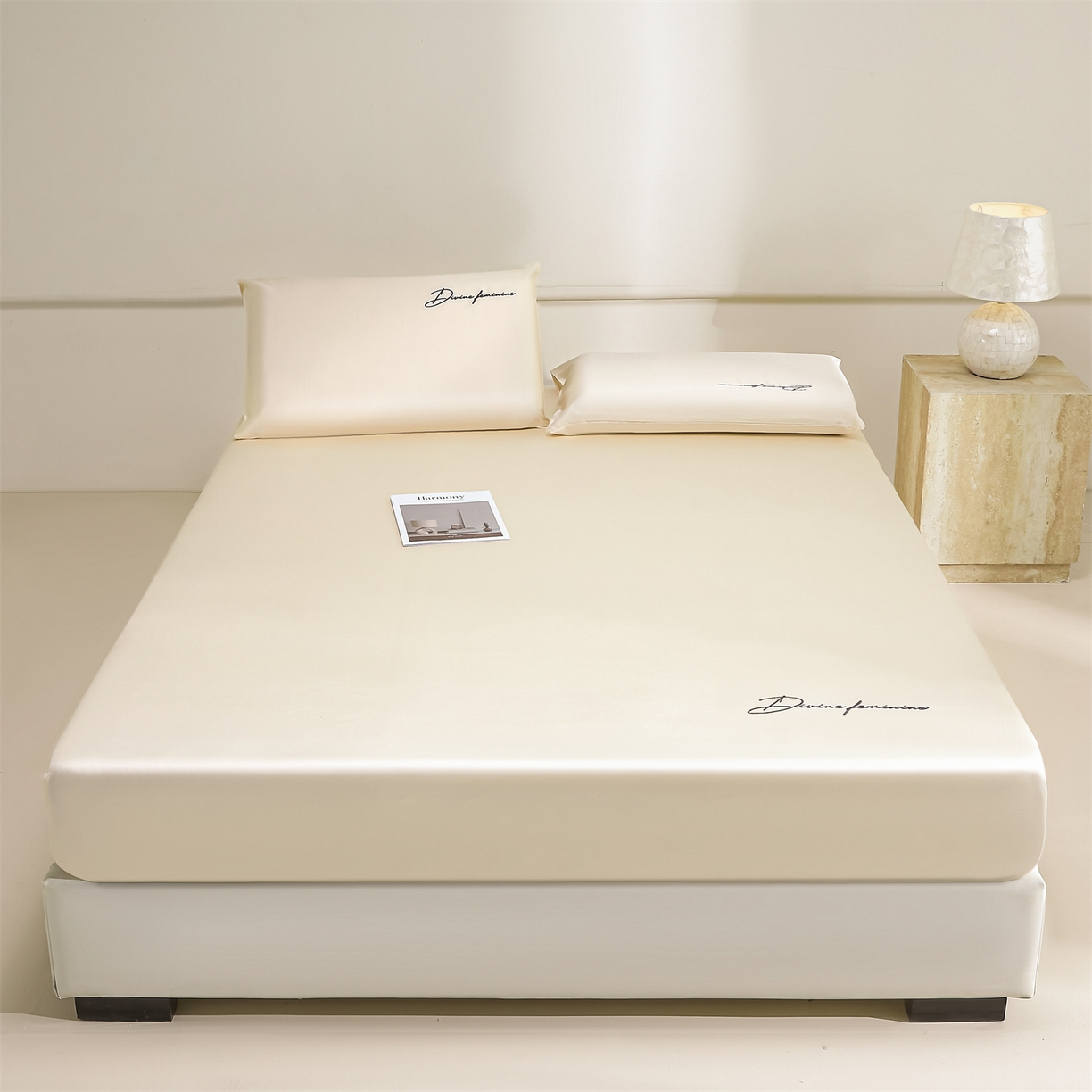 91家纺网 家纺一手货源 找家纺 DC 2026新款莱赛尔天丝轻奢刺绣单品床笠 元气白桃