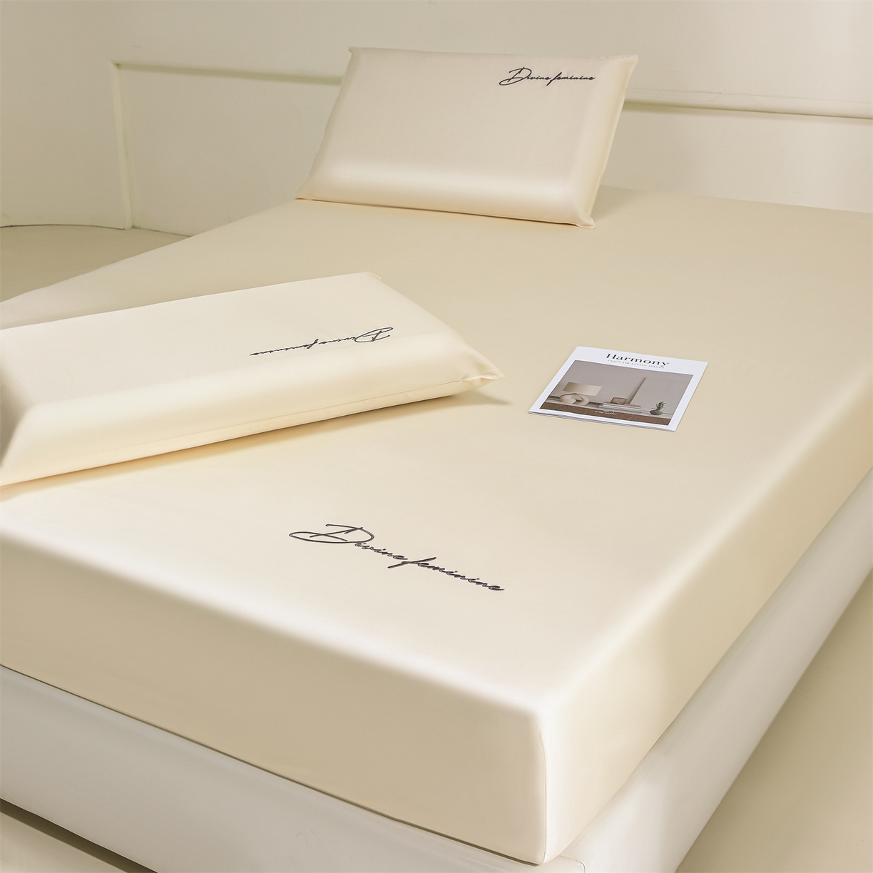 91家纺网 家纺一手货源 找家纺 DC 2026新款莱赛尔天丝轻奢刺绣单品床笠 元气白桃