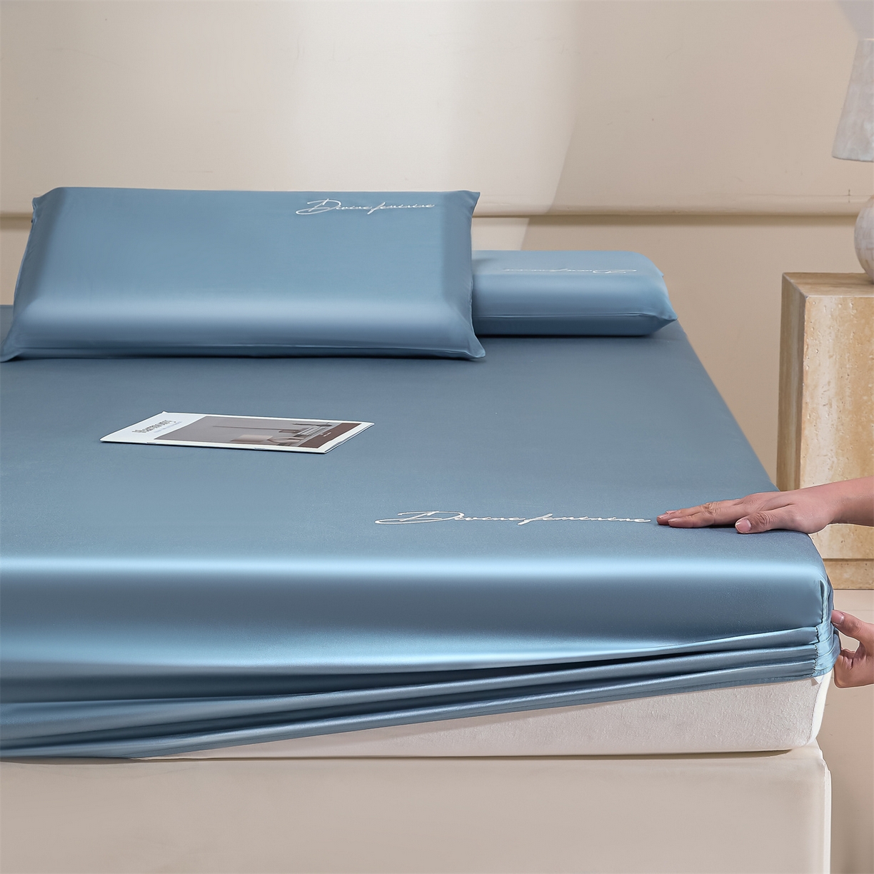 91家纺网 家纺一手货源 找家纺 DC 2026新款莱赛尔天丝轻奢刺绣单品床笠 梵高蓝