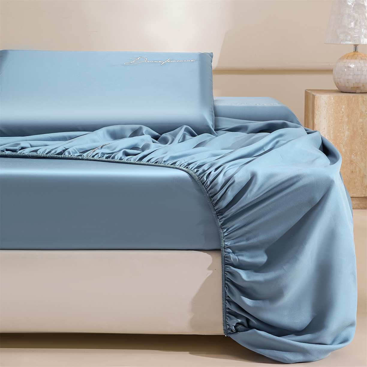 91家纺网 家纺一手货源 找家纺 DC 2026新款莱赛尔天丝轻奢刺绣单品床笠 梵高蓝