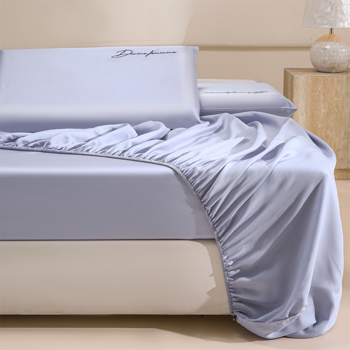 91家纺网 家纺一手货源 找家纺 DC 2026新款莱赛尔天丝轻奢刺绣单品床笠 风信紫