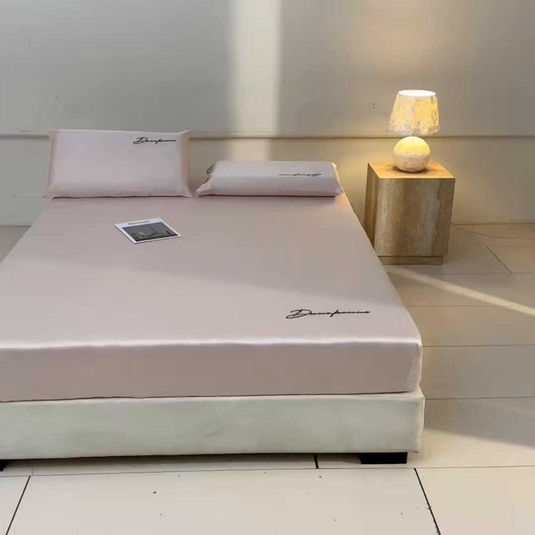 91家纺网 家纺一手货源 找家纺 DC 2026新款莱赛尔天丝轻奢刺绣单品床笠 冰雾粉