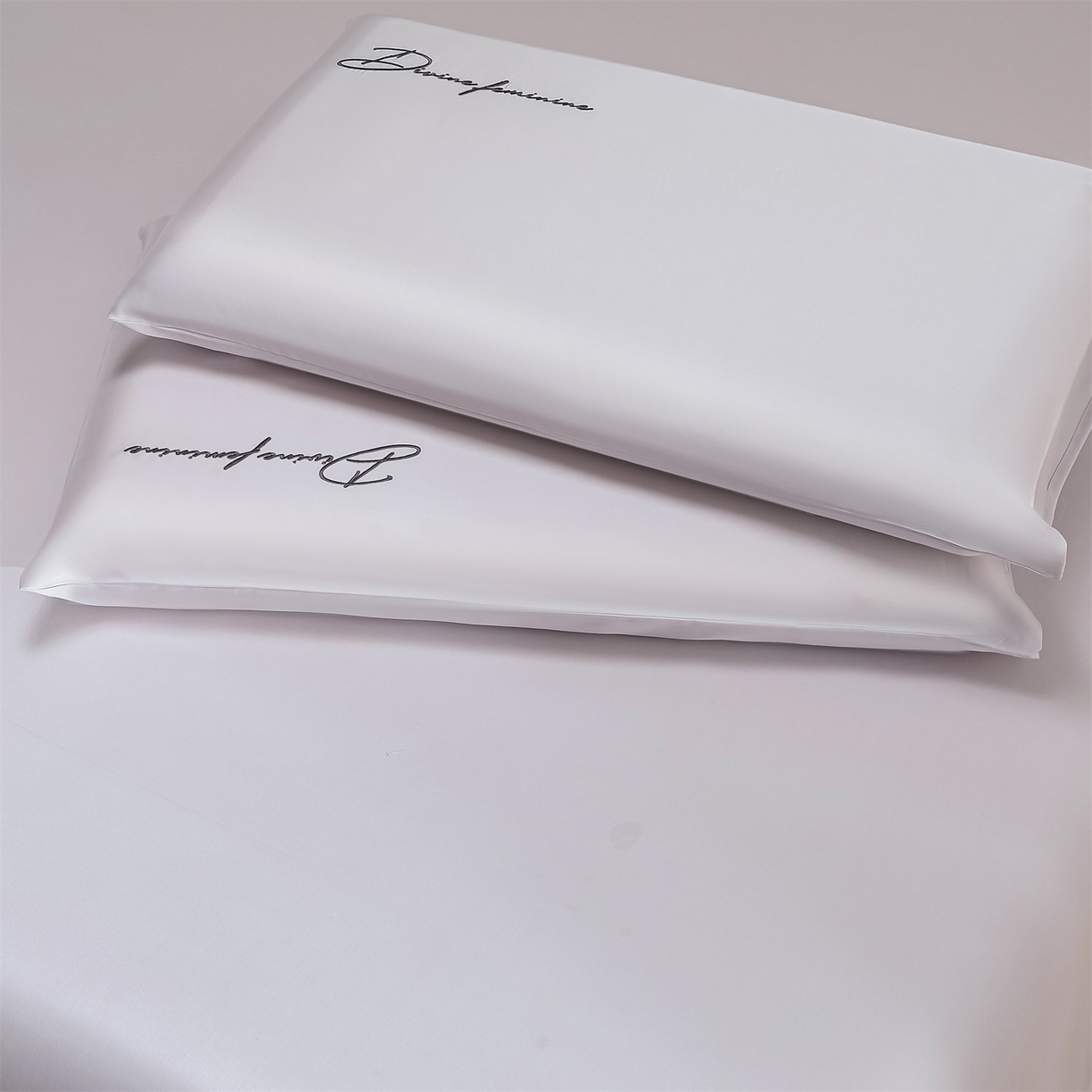 91家纺网 家纺一手货源 找家纺 DC 2026新款莱赛尔天丝轻奢刺绣单品床单 流沙灰