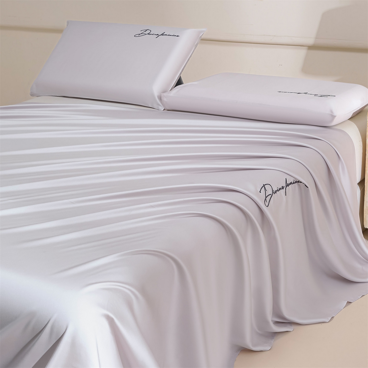 91家纺网 家纺一手货源 找家纺 DC 2026新款莱赛尔天丝轻奢刺绣单品床单 流沙灰