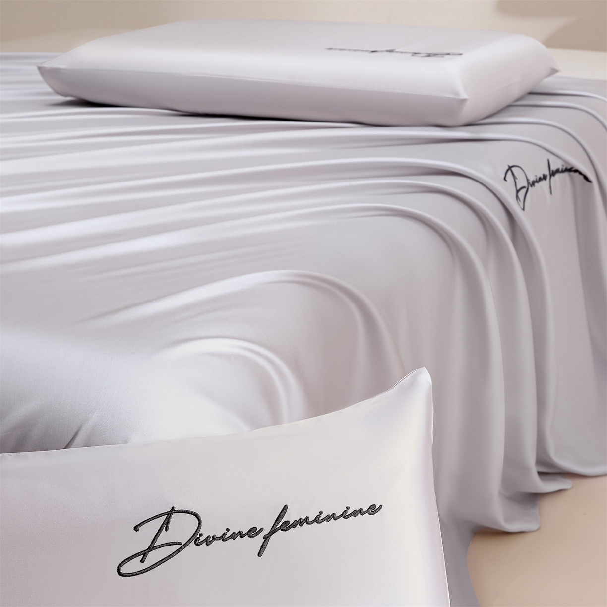 91家纺网 家纺一手货源 找家纺 DC 2026新款莱赛尔天丝轻奢刺绣单品床单 流沙灰