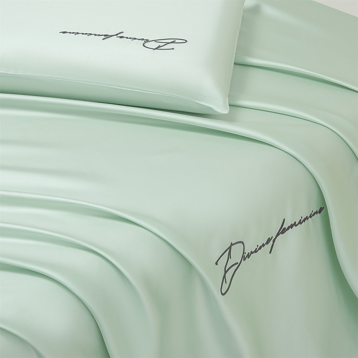 91家纺网 家纺一手货源 找家纺 DC 2026新款莱赛尔天丝轻奢刺绣单品床单 亚丁绿