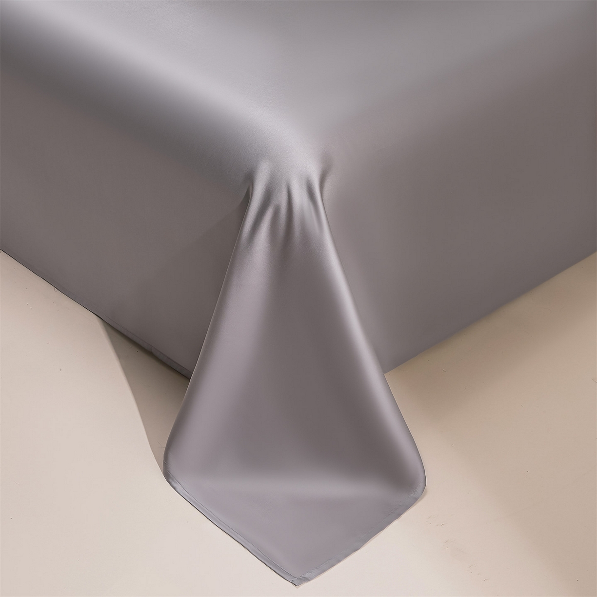 91家纺网 家纺一手货源 找家纺 DC 2026新款莱赛尔天丝轻奢刺绣单品床单 经典灰