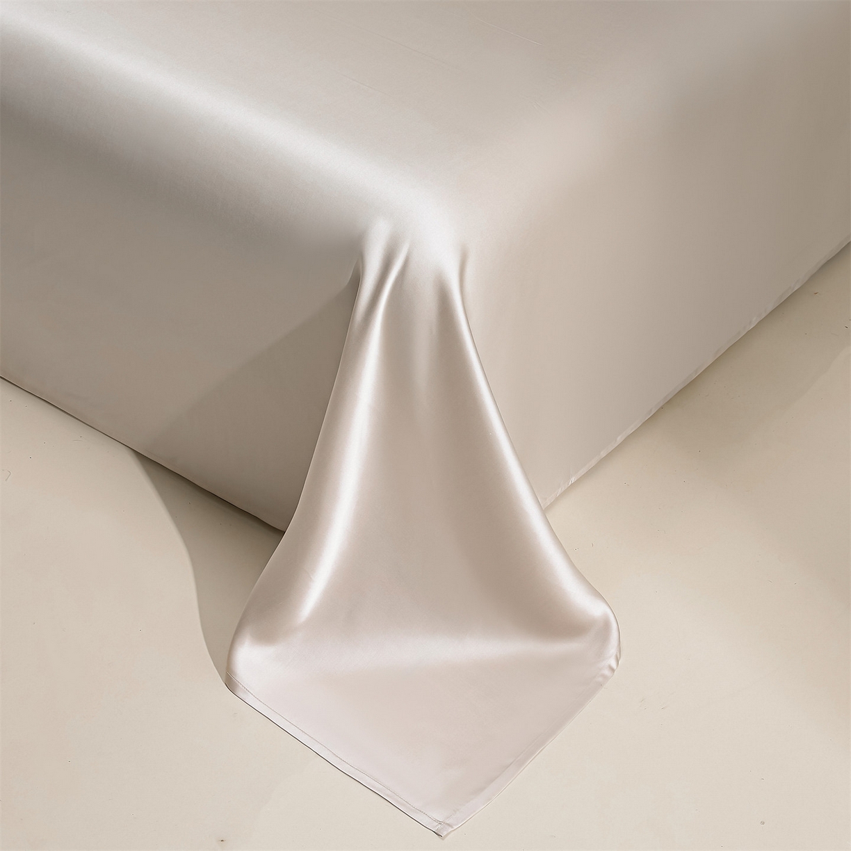 91家纺网 家纺一手货源 找家纺 DC 2026新款莱赛尔天丝轻奢刺绣单品床单 浅茶