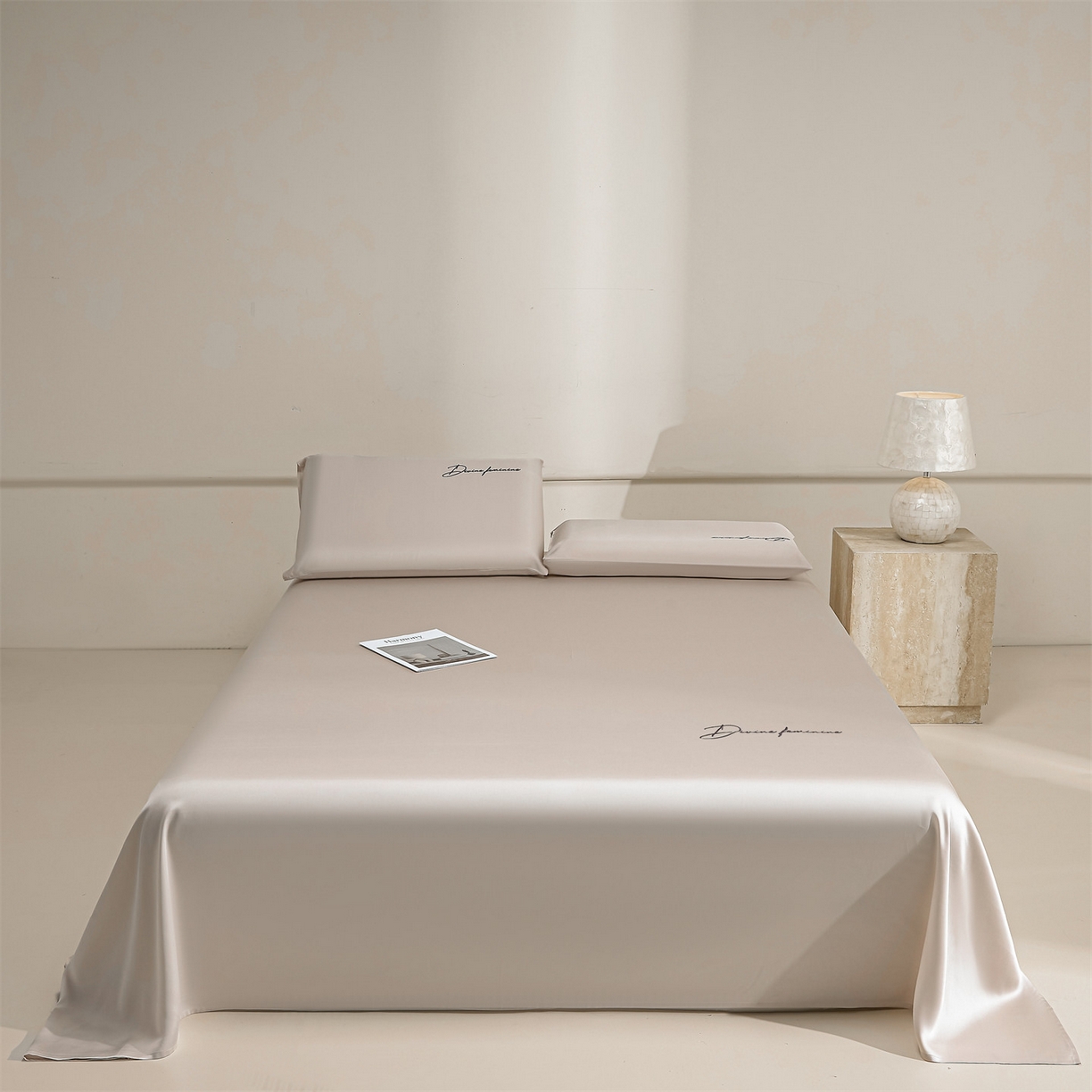 91家纺网 家纺一手货源 找家纺 DC 2026新款莱赛尔天丝轻奢刺绣单品床单 浅茶