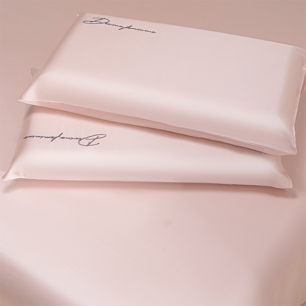 91家纺网 家纺一手货源 找家纺 DC 2026新款莱赛尔天丝轻奢刺绣单品床单 冰雾粉