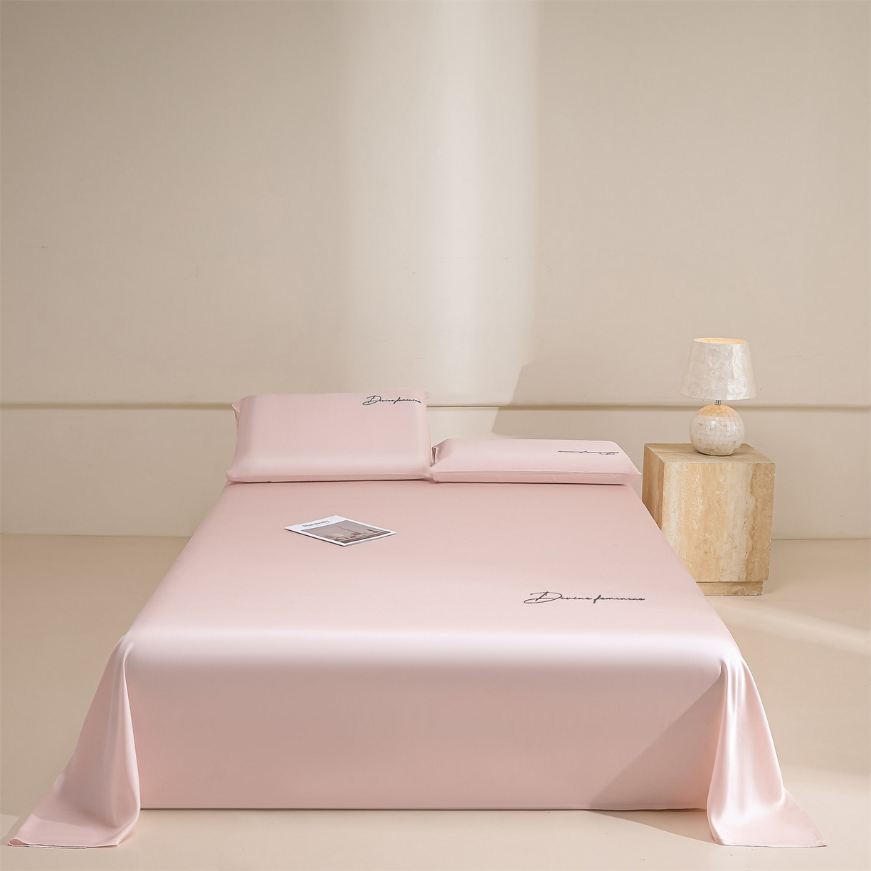 91家纺网 家纺一手货源 找家纺 DC 2026新款莱赛尔天丝轻奢刺绣单品床单 冰雾粉