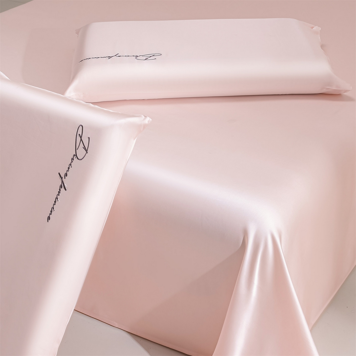 91家纺网 家纺一手货源 找家纺 DC 2026新款莱赛尔天丝轻奢刺绣单品床单 冰雾粉