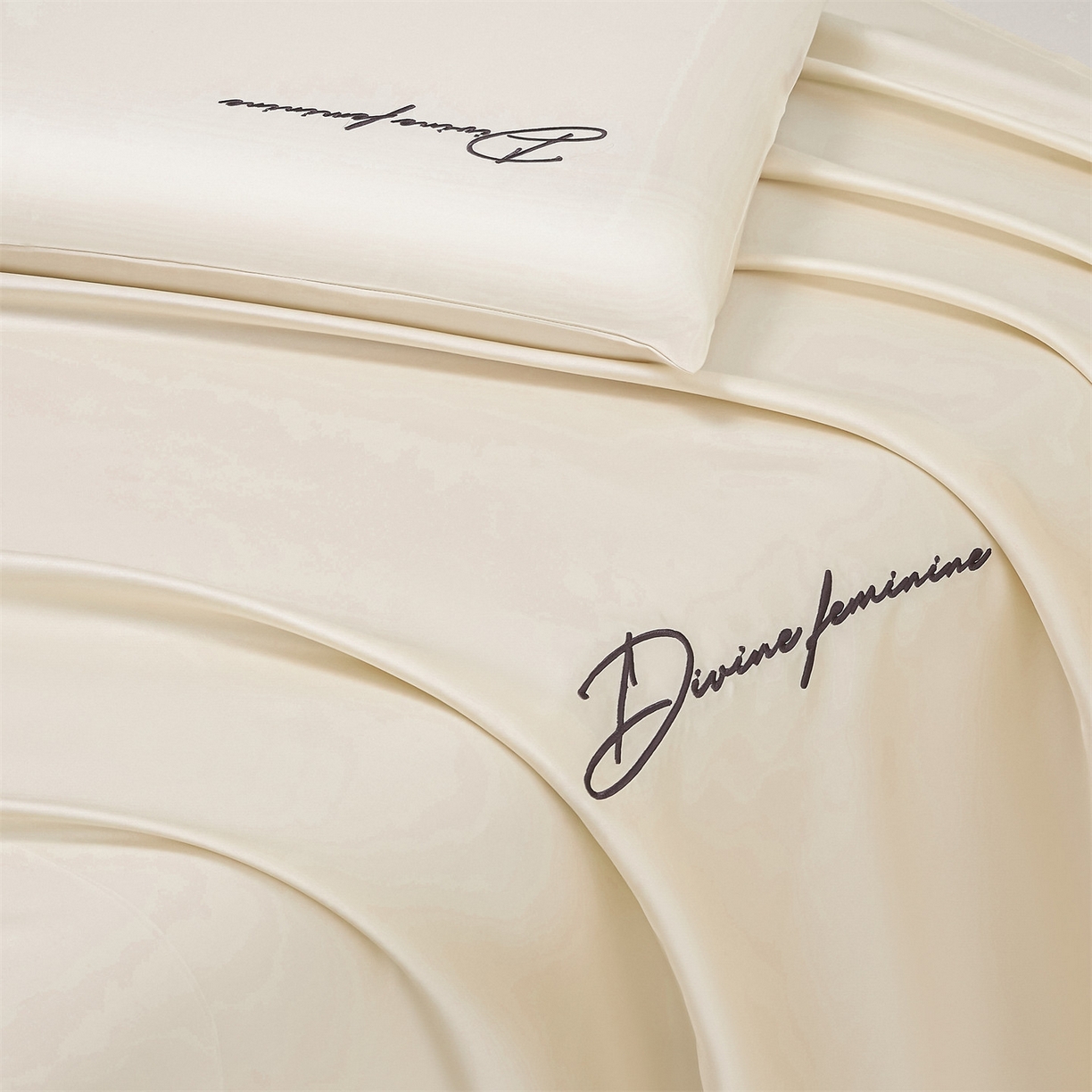 91家纺网 家纺一手货源 找家纺 DC 2026新款莱赛尔天丝轻奢刺绣单品床单 元气白桃