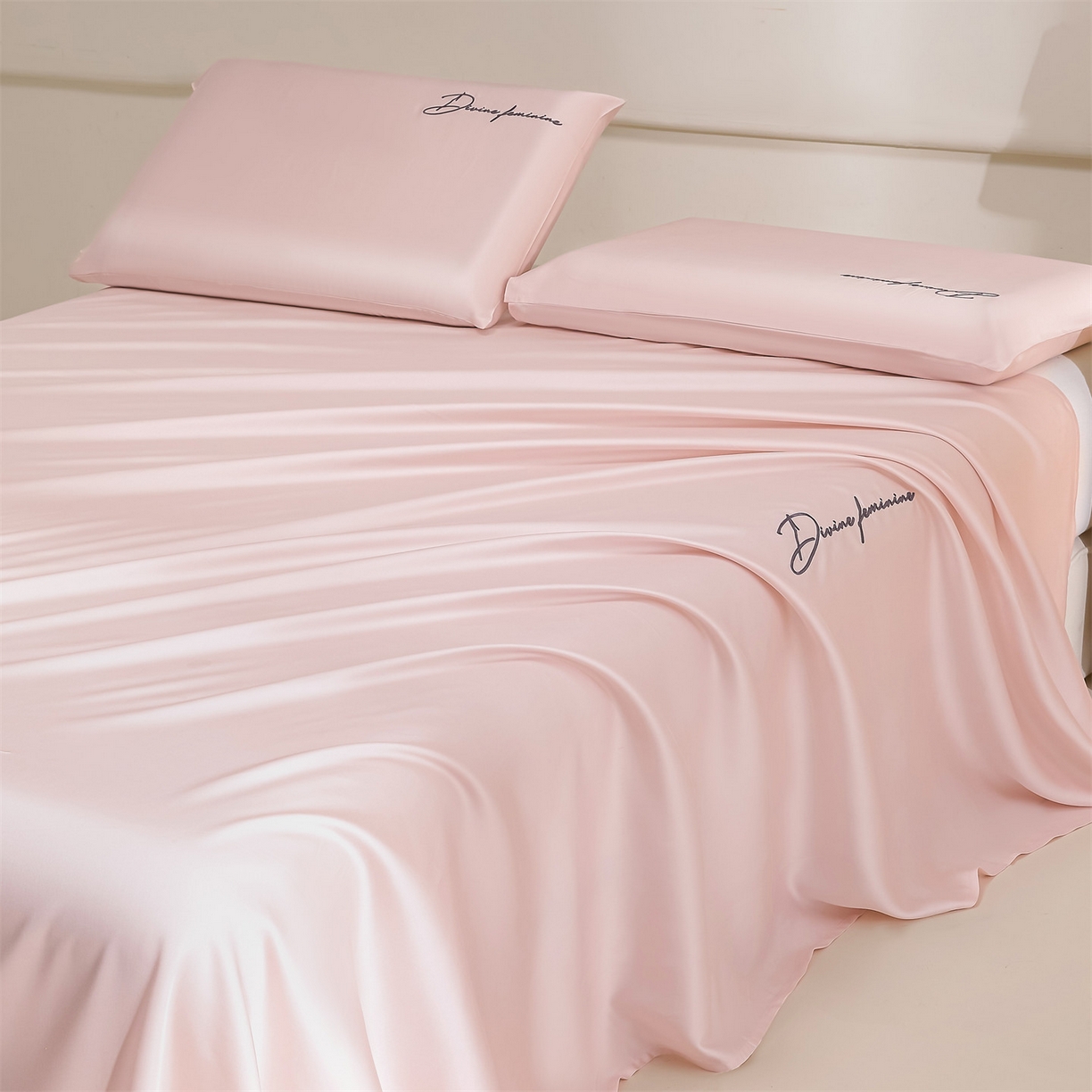 91家纺网 家纺一手货源 找家纺 DC 2026新款莱赛尔天丝轻奢刺绣单品床单 冰雾粉