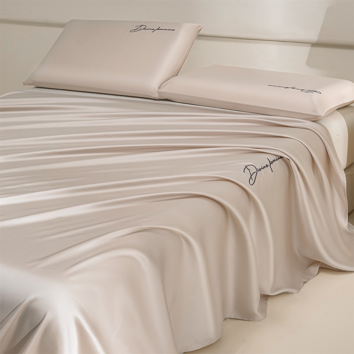 91家纺网 家纺一手货源 找家纺 DC 2026新款莱赛尔天丝轻奢刺绣单品床单 浅茶