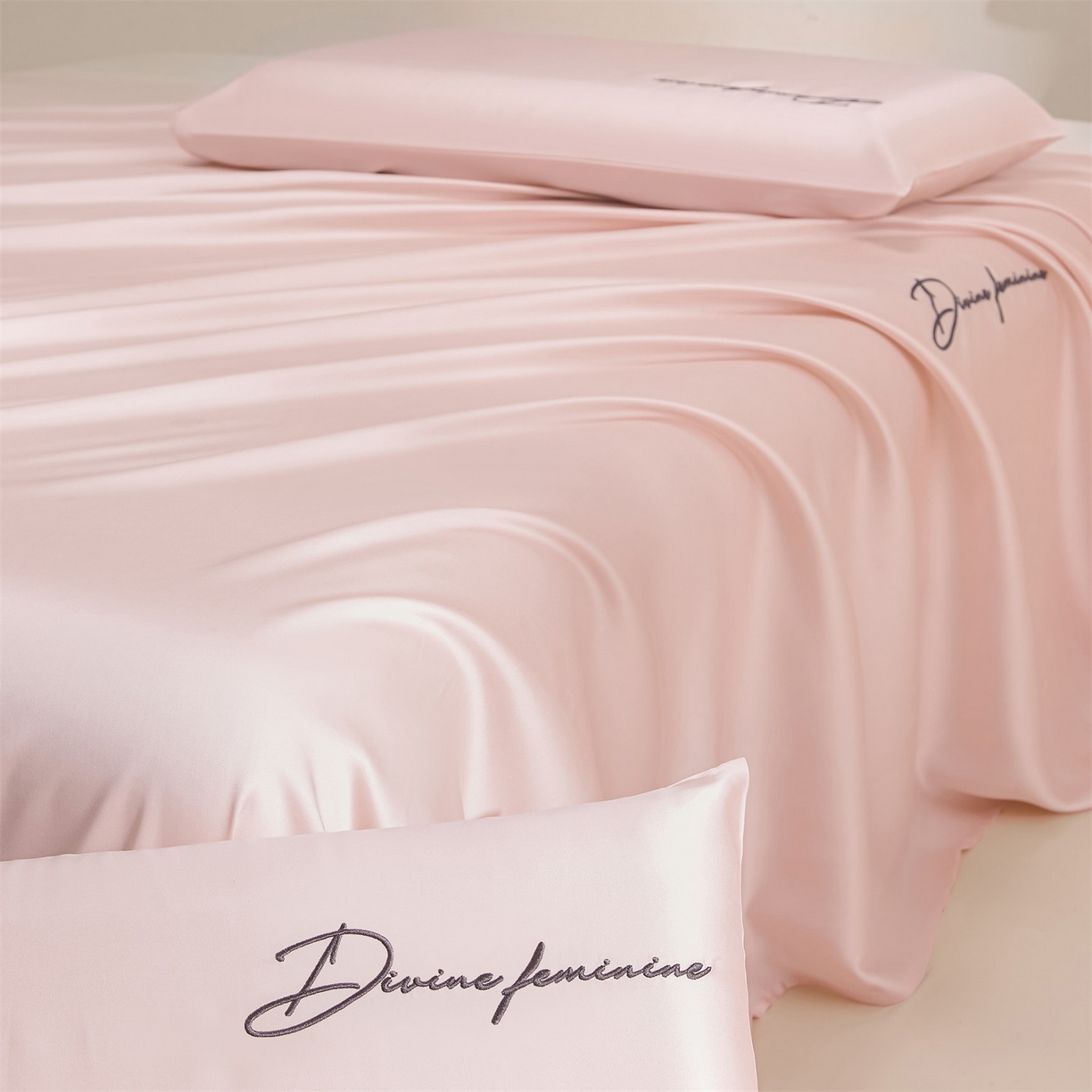 91家纺网 家纺一手货源 找家纺 DC 2026新款莱赛尔天丝轻奢刺绣单品床单 冰雾粉