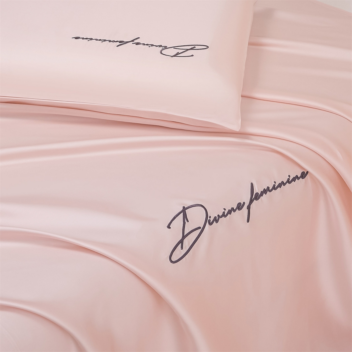 91家纺网 家纺一手货源 找家纺 DC 2026新款莱赛尔天丝轻奢刺绣单品床单 冰雾粉