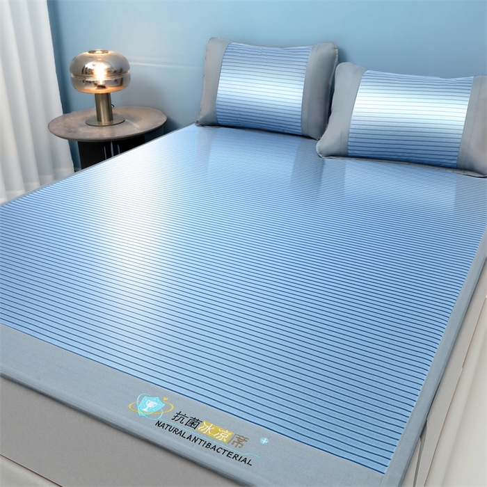91家纺网 家纺一手货源 找家纺 航途席业 2026新款抗菌冰凉席饼干条纹无纺布凉席席子 素夏 静谧蓝