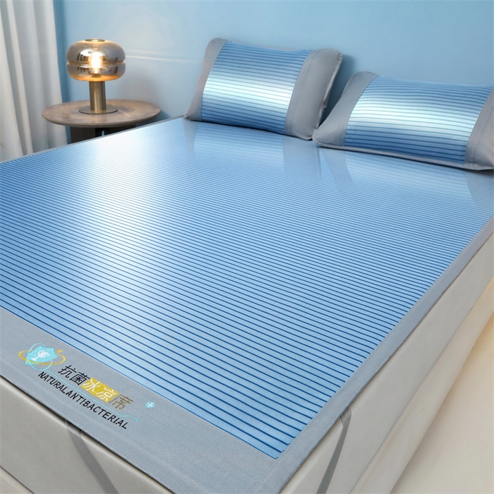 91家纺网 家纺一手货源 找家纺 航途席业 2026新款抗菌冰凉席饼干条纹无纺布凉席席子 素夏 静谧蓝