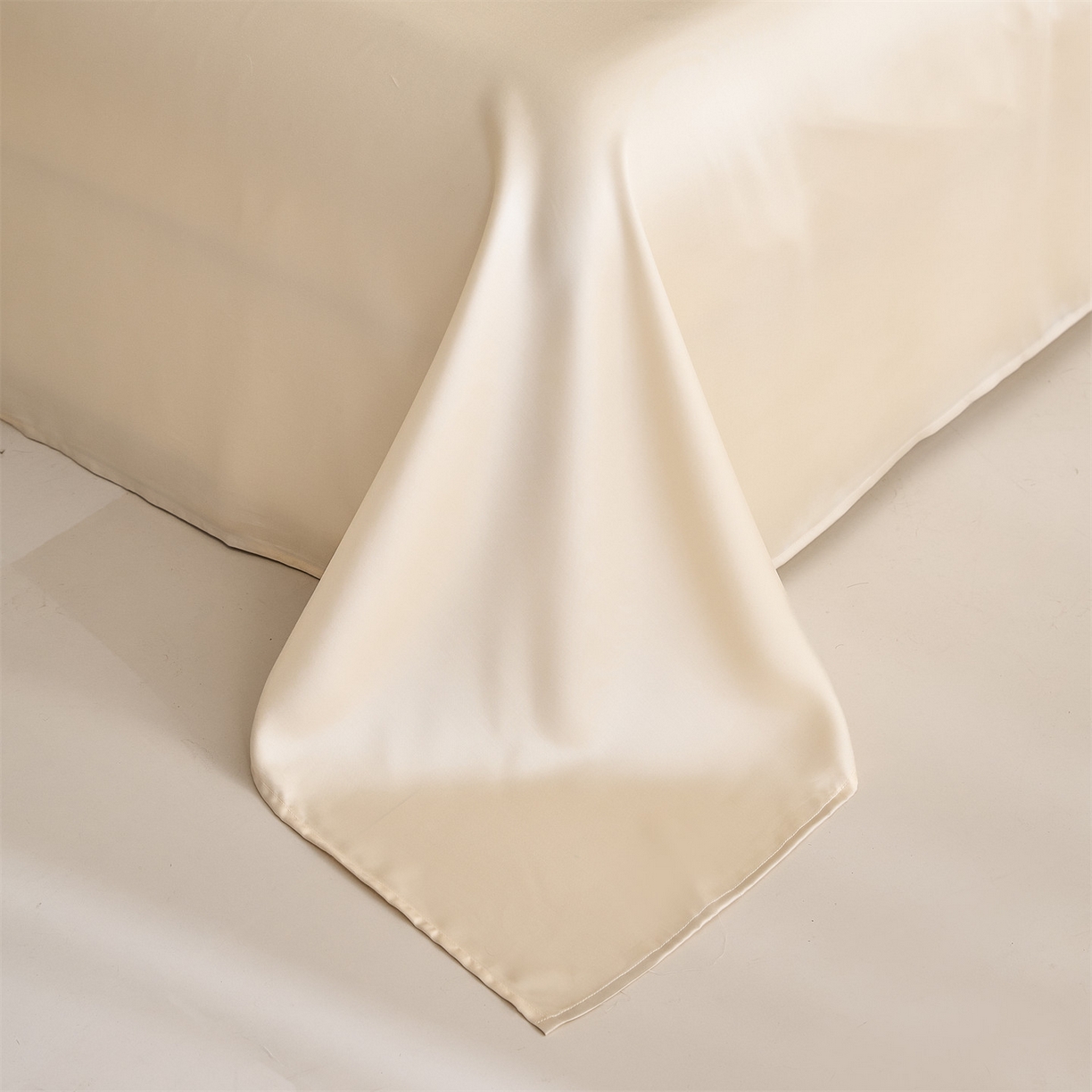 91家纺网 家纺一手货源 找家纺 DC 2026新款A类兰精天丝麻绳平绣系列夏被四件套 素粉+杏白（焦糖小熊）