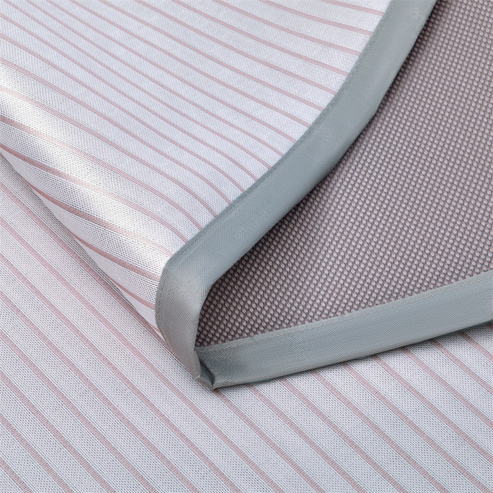 91家纺网 家纺一手货源 找家纺 航途席业 2026新款抗菌冰凉席饼干条纹无纺布凉席席子 素夏 树莓粉