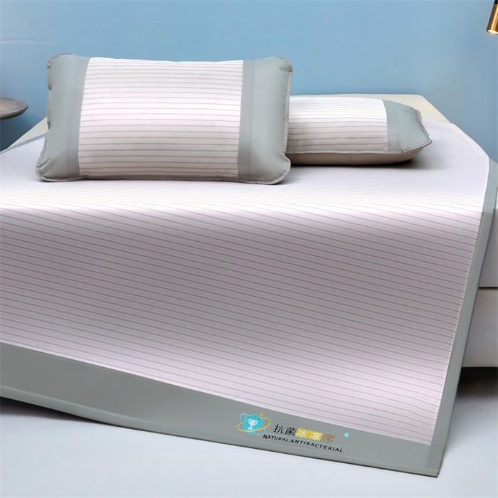 91家纺网 家纺一手货源 找家纺 航途席业 2026新款抗菌冰凉席饼干条纹无纺布凉席席子 素夏 树莓粉