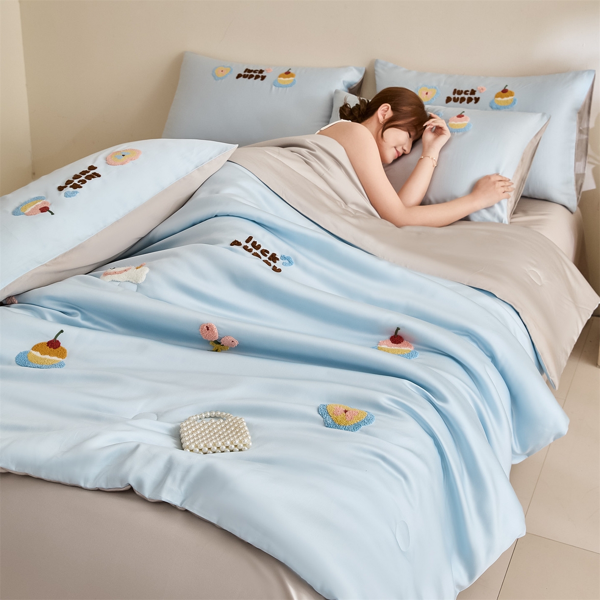 91家纺网 家纺一手货源 找家纺 （总）DC 2026新款A类兰精天丝毛巾绣系列夏被四件套