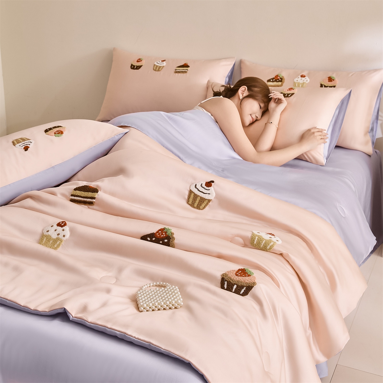 DC 2026新款A类兰精天丝毛巾绣系列夏被四件套 半熟蜜桃+风信紫（丝绒蛋糕）