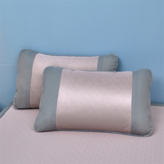 91家纺网 家纺一手货源 找家纺 航途席业 2026新款抗菌冰凉席饼干条纹无纺布凉席席子 思绪 树莓粉