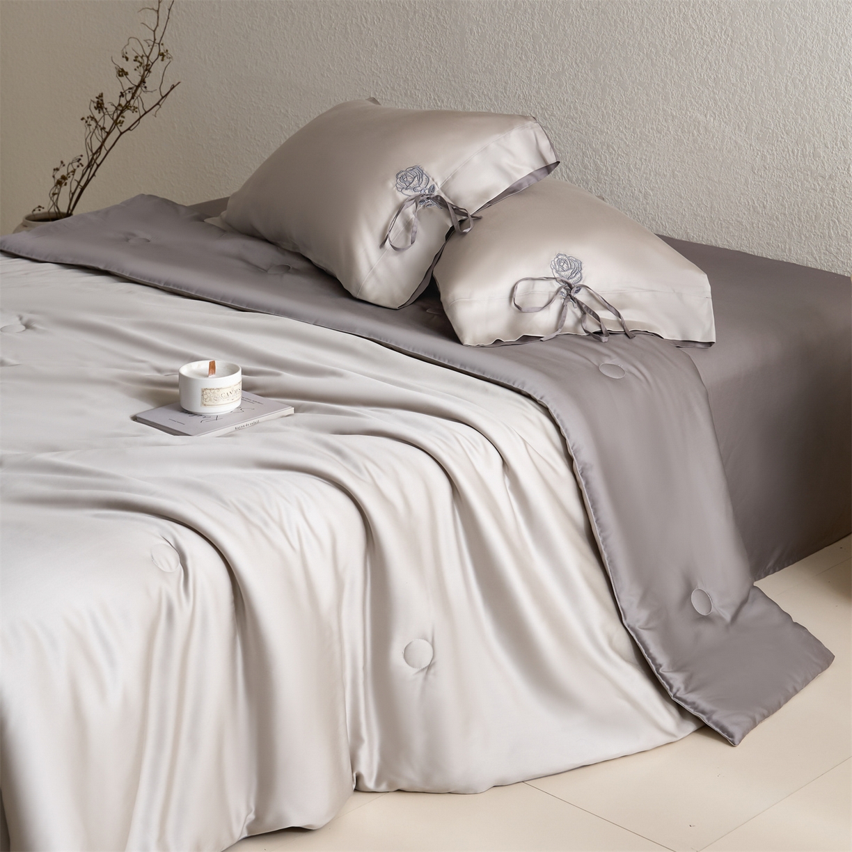 91家纺网 家纺一手货源 找家纺 （总）DC 2026新款A类兰精天丝玫瑰压线抽绳款夏被四件套--日落玫瑰系列