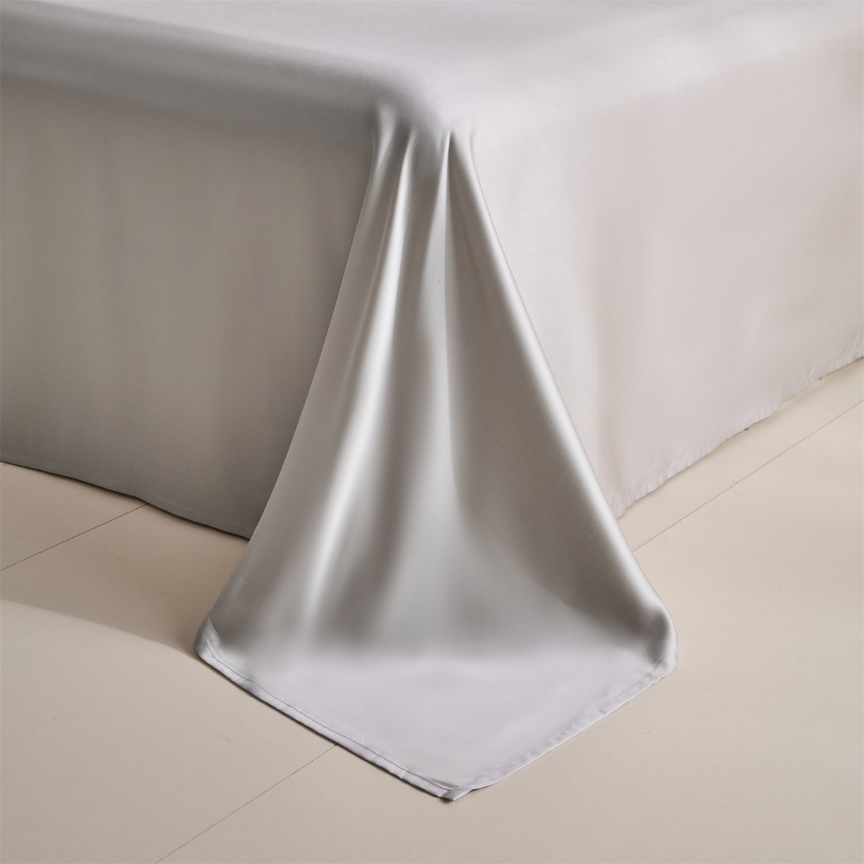 91家纺网 家纺一手货源 找家纺 DC 2026新款A类兰精天丝玫瑰压线抽绳款夏被四件套--日落玫瑰系列 亚丁绿+冰川灰