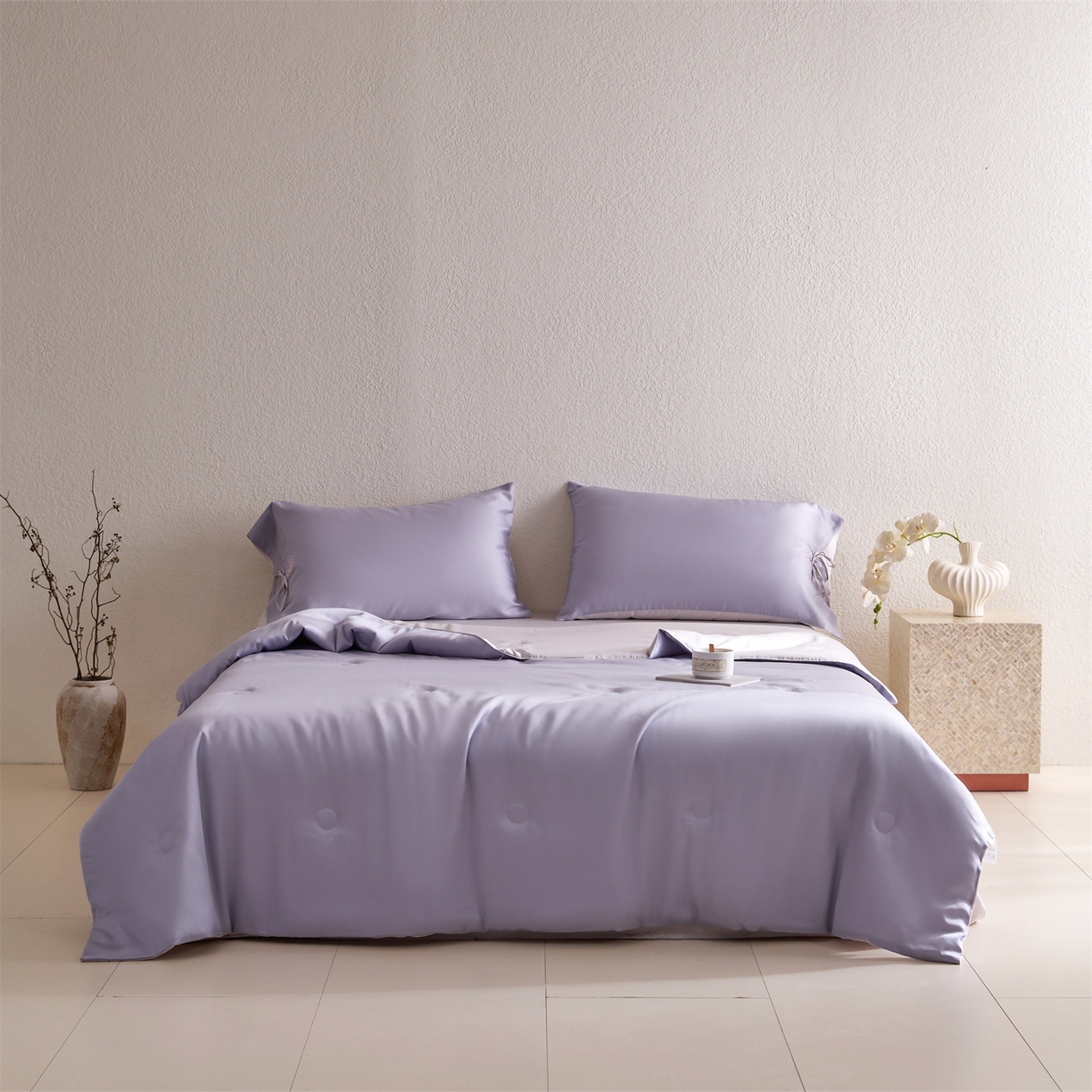 91家纺网 家纺一手货源 找家纺 DC 2026新款A类兰精天丝玫瑰压线抽绳款夏被四件套--日落玫瑰系列 风信紫+流沙灰