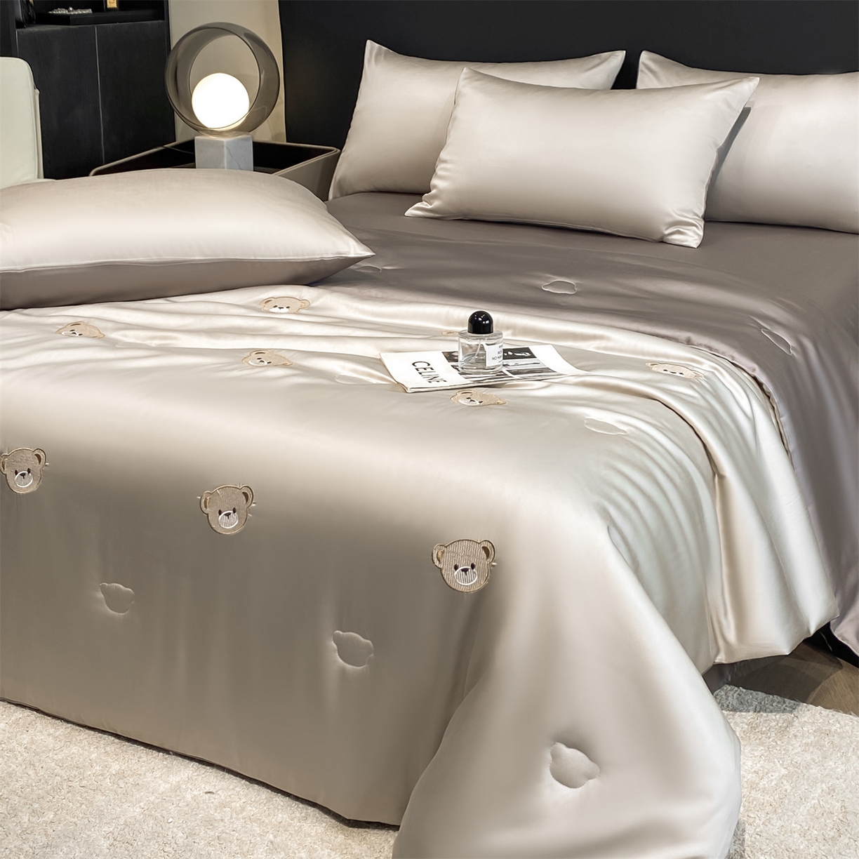 91家纺网 家纺一手货源 找家纺 无界 2026新款水洗真丝夏被-散点-贝尔 贝尔 冰川灰+中灰（小熊）