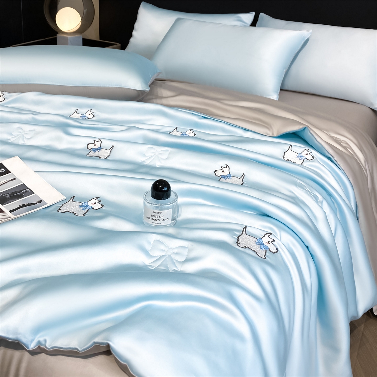91家纺网 家纺一手货源 找家纺 无界 2026新款水洗真丝夏被-散点-贝尔 贝尔 淡海蓝+冰川灰（小狗）