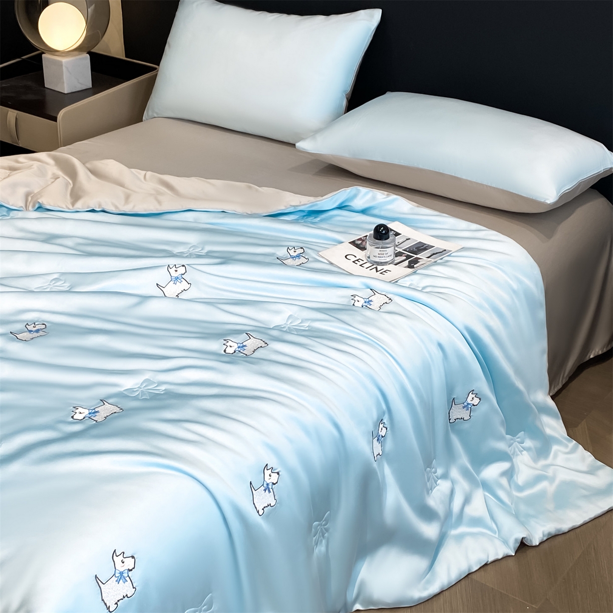 91家纺网 家纺一手货源 找家纺 无界 2026新款水洗真丝夏被-散点-贝尔 贝尔 淡海蓝+冰川灰（小狗）
