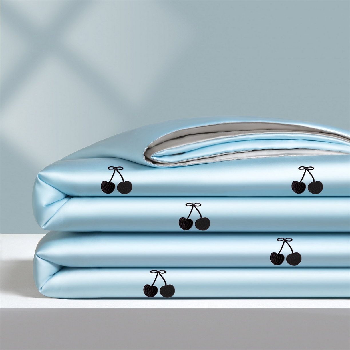 91家纺网 家纺一手货源 找家纺 无界 2026新款水洗真丝夏被-散点-贝尔 贝尔 淡海蓝+冰川灰（樱桃）