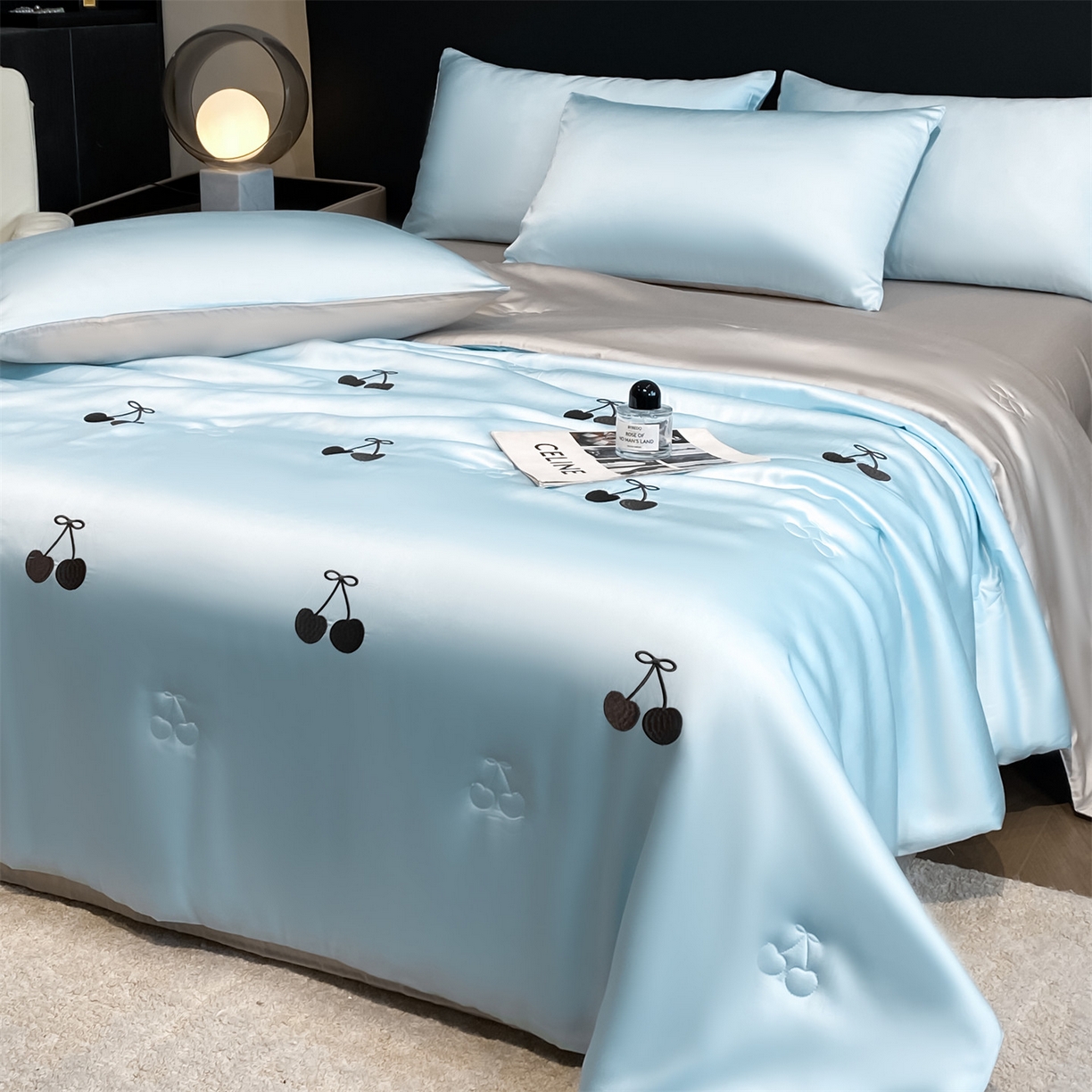 91家纺网 家纺一手货源 找家纺 无界 2026新款水洗真丝夏被-散点-贝尔 贝尔 淡海蓝+冰川灰（樱桃）