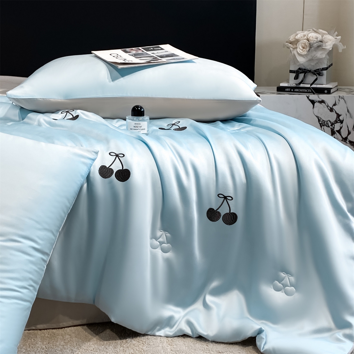 91家纺网 家纺一手货源 找家纺 无界 2026新款水洗真丝夏被-散点-贝尔 贝尔 淡海蓝+冰川灰（樱桃）