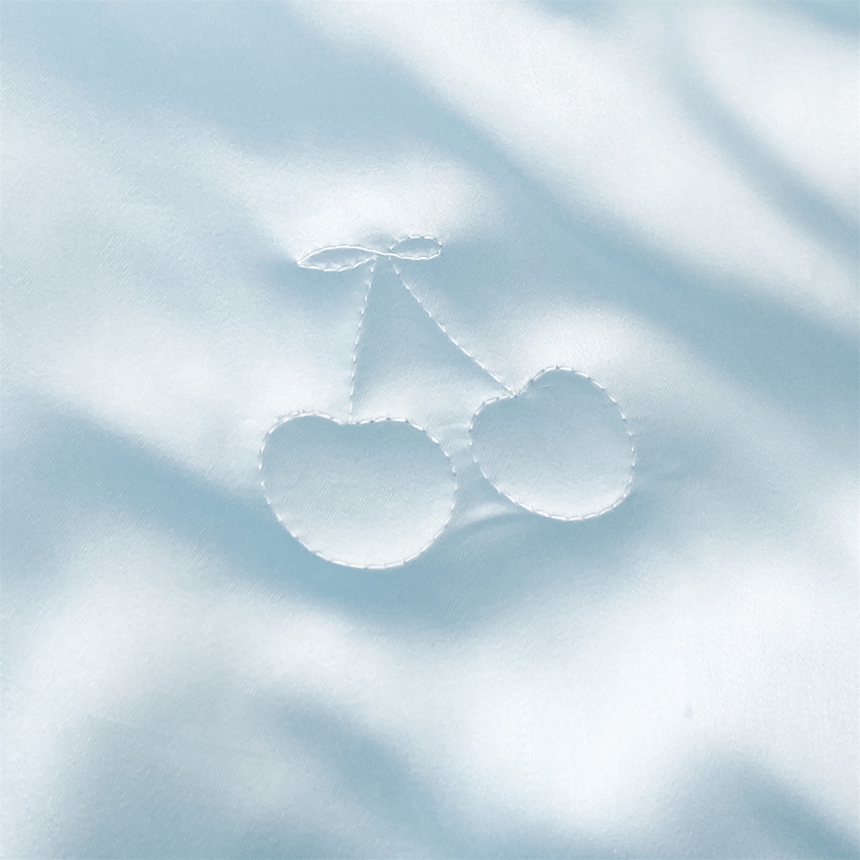 91家纺网 家纺一手货源 找家纺 无界 2026新款水洗真丝夏被-散点-贝尔 贝尔 淡海蓝+冰川灰（樱桃）