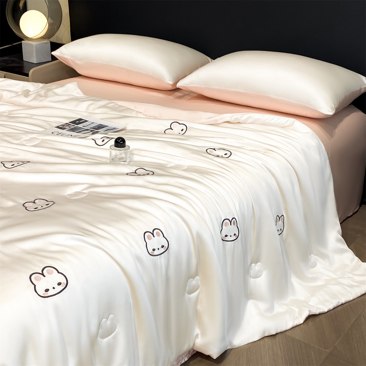 91家纺网 家纺一手货源 找家纺 无界 2026新款水洗真丝夏被-散点-贝尔 贝尔 元气白桃+半熟蜜桃（兔子）