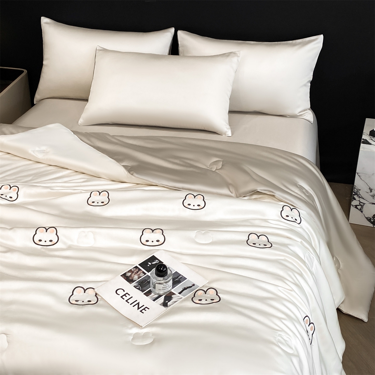 91家纺网 家纺一手货源 找家纺 无界 2026新款水洗真丝夏被-散点-贝尔 贝尔 元气白桃+冰川灰（兔子）