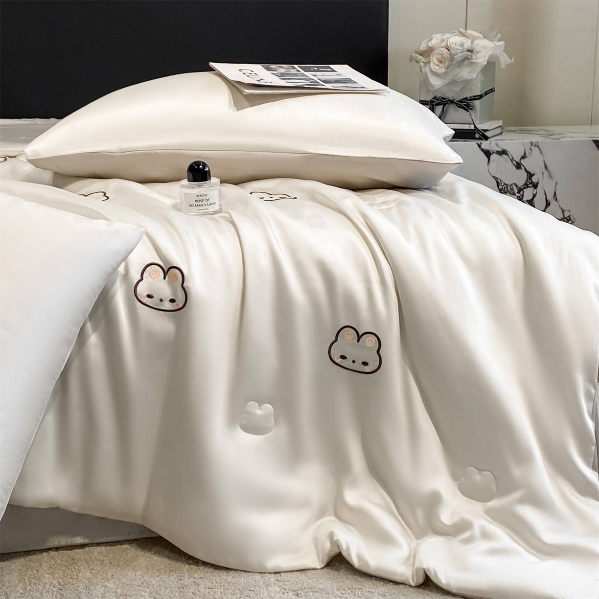 91家纺网 家纺一手货源 找家纺 无界 2026新款水洗真丝夏被-散点-贝尔 贝尔 元气白桃+冰川灰（兔子）