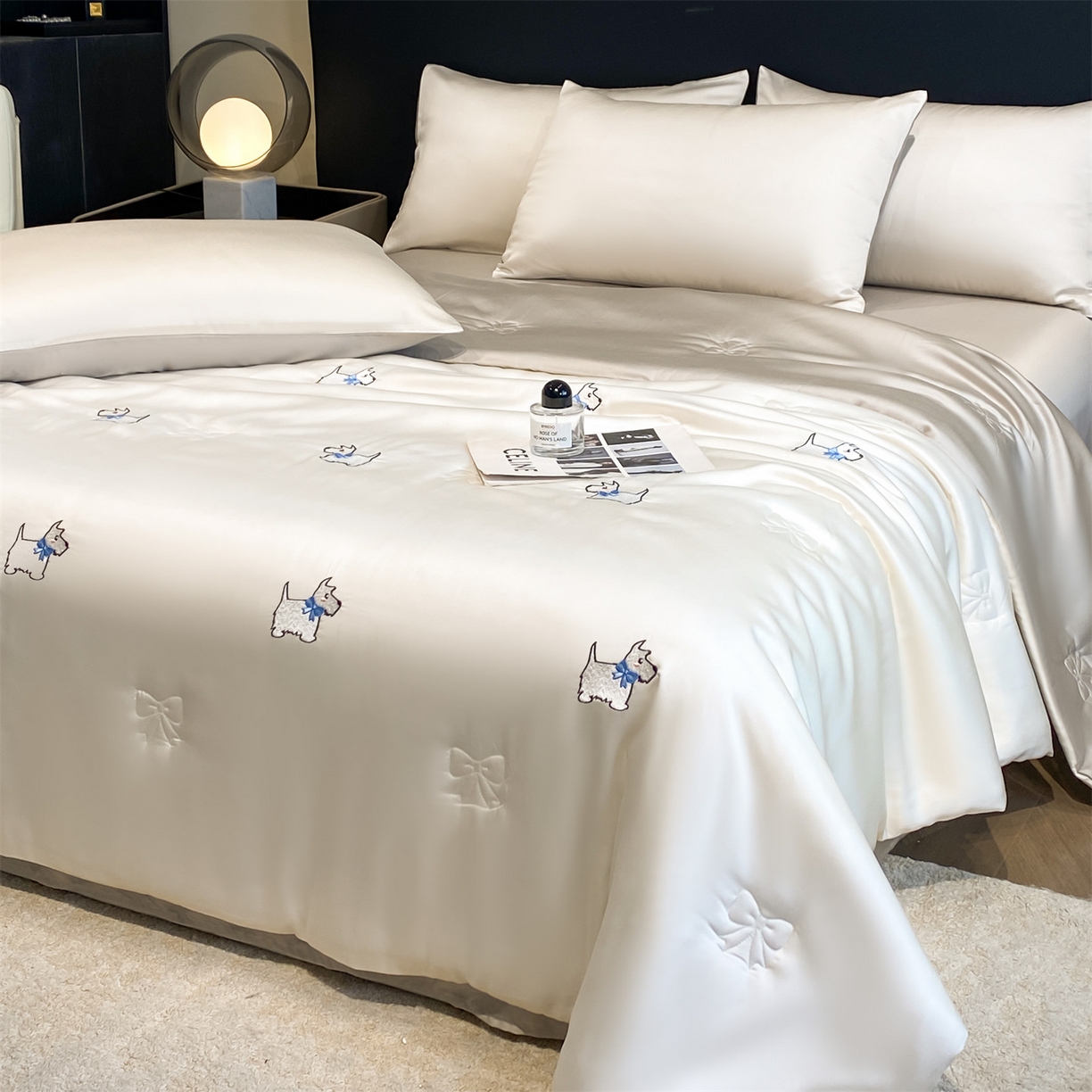 91家纺网 家纺一手货源 找家纺 无界 2026新款水洗真丝夏被-散点-贝尔 贝尔 元气白桃+冰川灰（小狗）