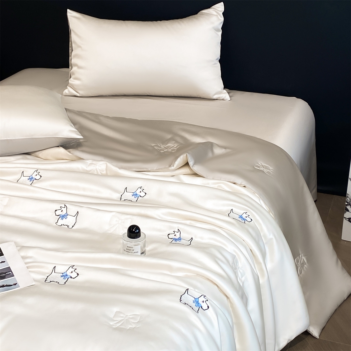 91家纺网 家纺一手货源 找家纺 无界 2026新款水洗真丝夏被-散点-贝尔 贝尔 元气白桃+冰川灰（小狗）