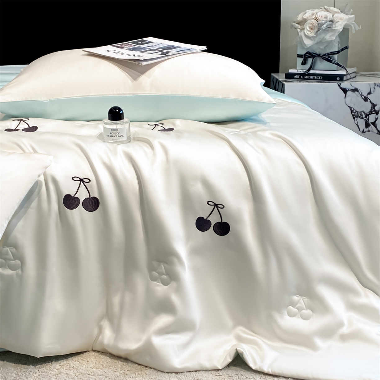 91家纺网 家纺一手货源 找家纺 无界 2026新款水洗真丝夏被-散点-贝尔 贝尔 元气白桃+风铃蓝（樱桃）