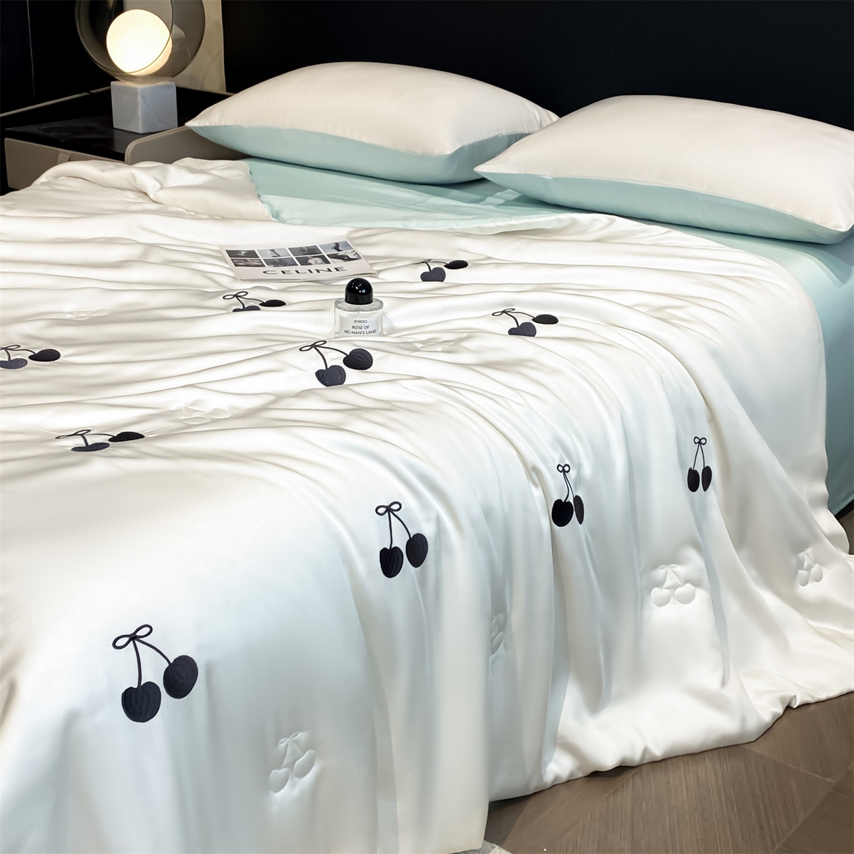 91家纺网 家纺一手货源 找家纺 无界 2026新款水洗真丝夏被-散点-贝尔 贝尔 元气白桃+风铃蓝（樱桃）