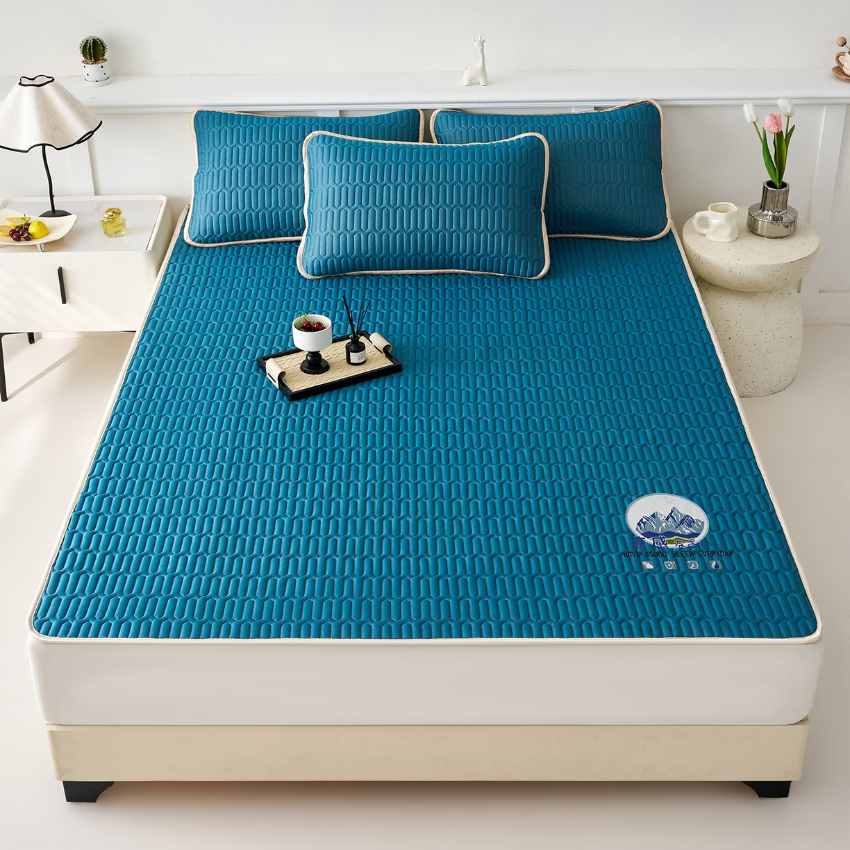 91家纺网 家纺一手货源 找家纺 （总）奇丝雅 2026夏季A类纯色乳胶凉席冰丝席家用双人冰丝凉席可机洗夏天空调席三件套-场景二