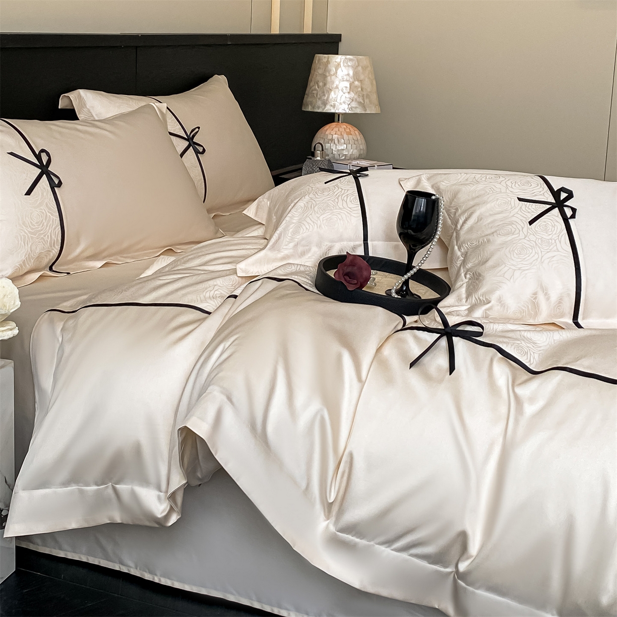 91家纺网 家纺一手货源 找家纺 （总）DC 2026新款天丝棉提花拼色织带款四件套--克拉拉系列